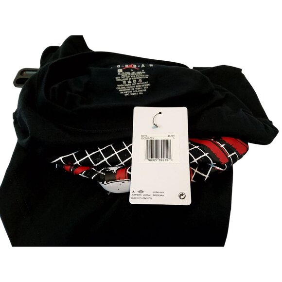 Crew Neck Design Air Jordan Boys Black T-Shirt With Graphic Logo Size L - Picture 4 of 4